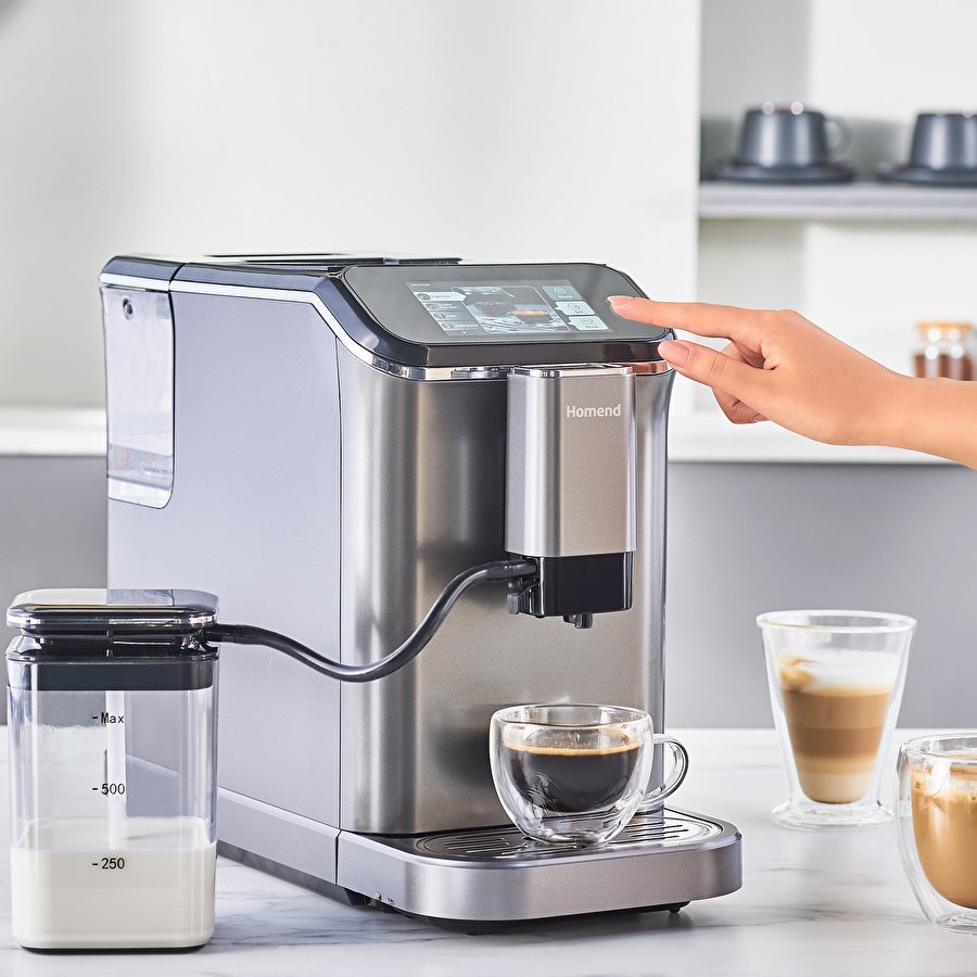 Homend Coffeebreak 5008H ile taze çekirdekten mükemmel kahve! 1350W güç, 15 bar basınç ve dokunmatik ekranla latte, cappuccino ve espresso tek tuşla hazır.